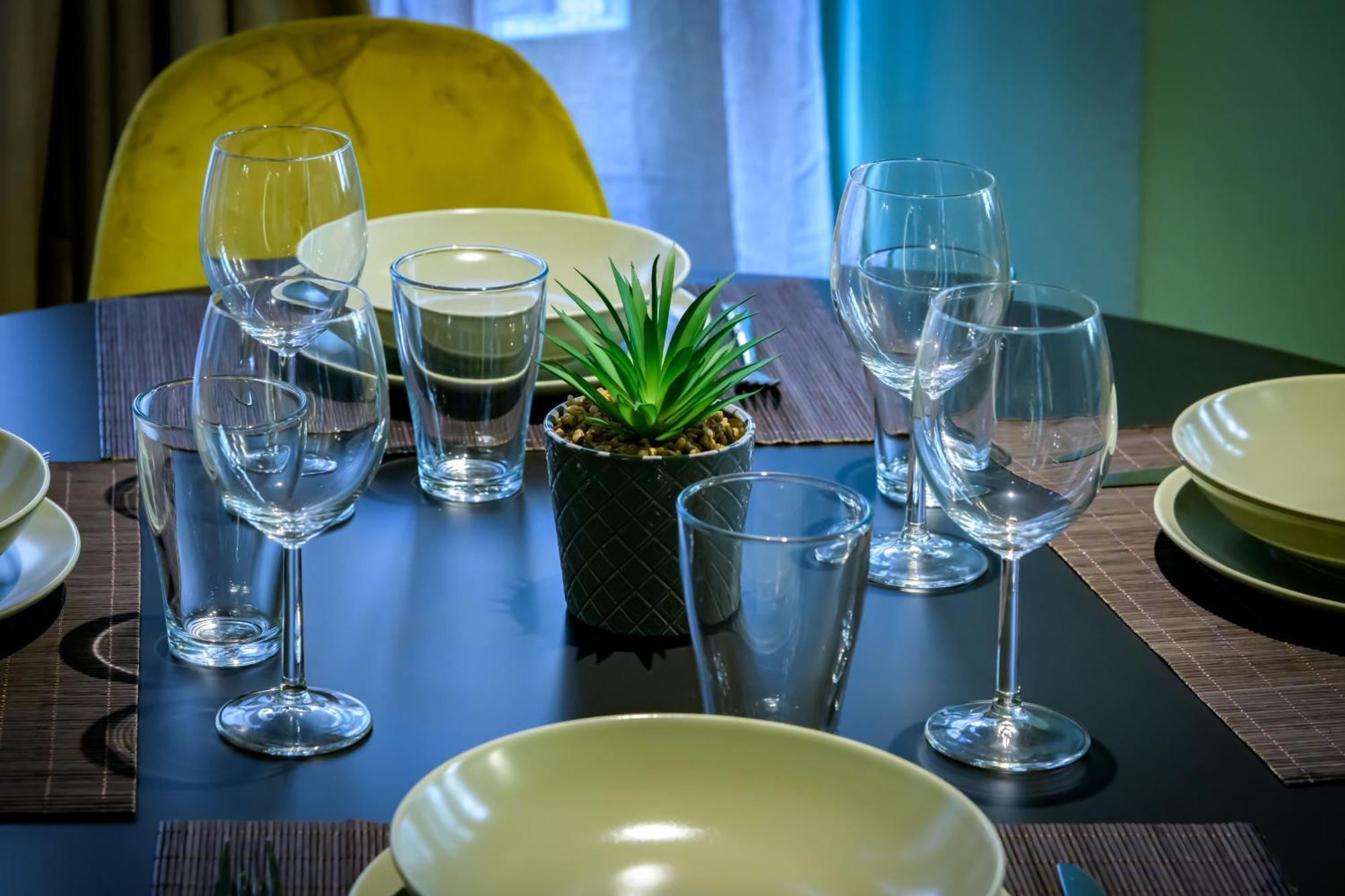 Urban Tales Aparthotel Athens Bilik gambar